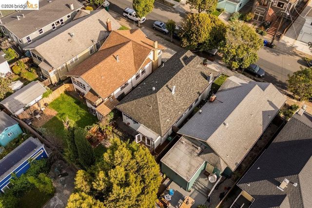 970 39th St, Oakland, CA 94608