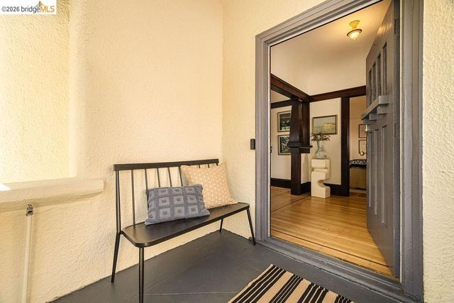 970 39th St, Oakland, CA 94608