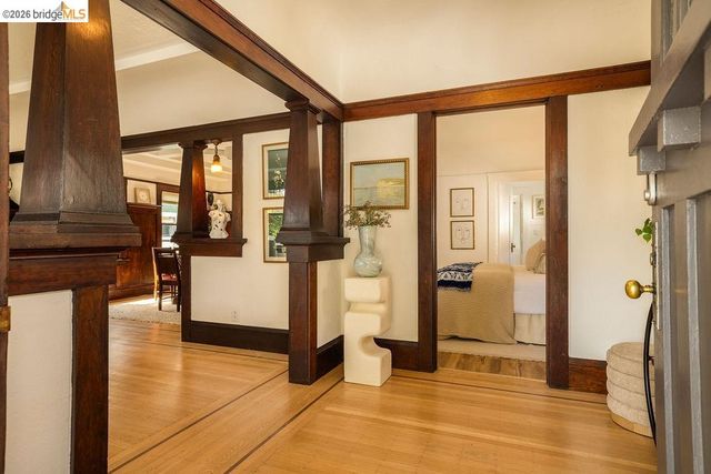 970 39th St, Oakland, CA 94608