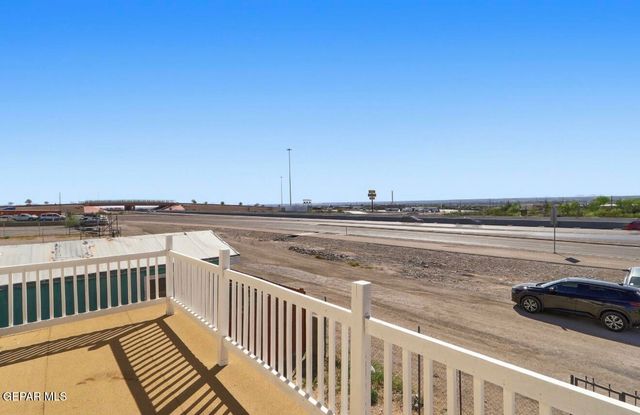 8038 N DESERT Boulevard, Canutillo, TX 79835