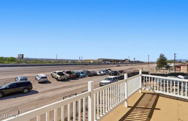 8038 N DESERT Boulevard, Canutillo, TX 79835