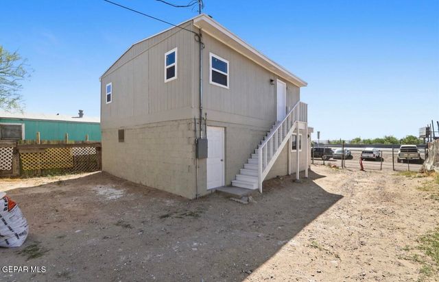 8038 N DESERT Boulevard, Canutillo, TX 79835