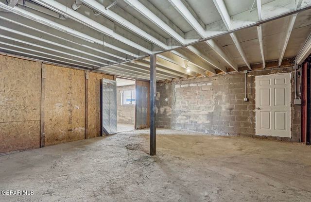 8038 N DESERT Boulevard, Canutillo, TX 79835