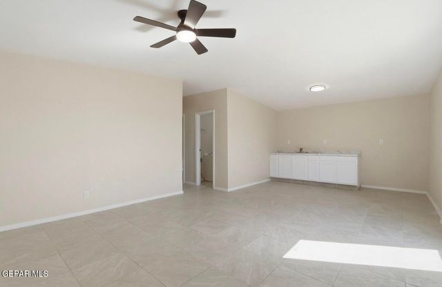 8038 N DESERT Boulevard, Canutillo, TX 79835