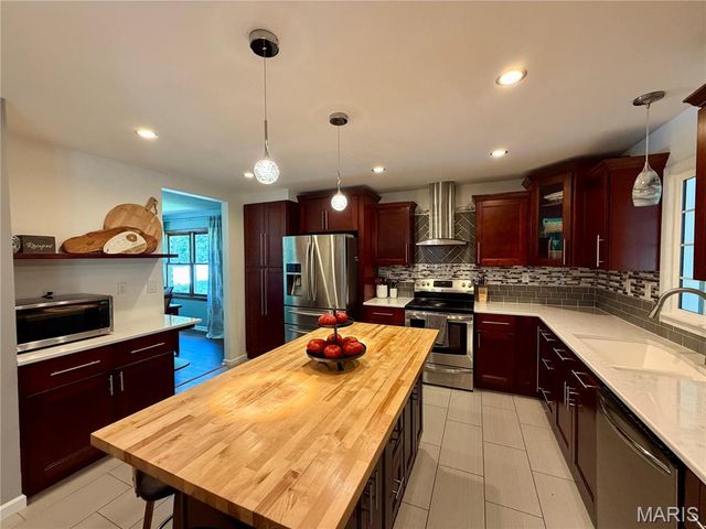 4 El Rancho Drive, Hannibal, MO 63401