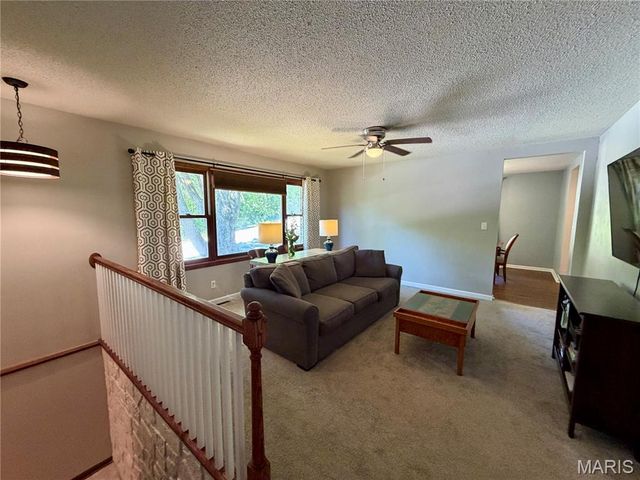 4 El Rancho Drive, Hannibal, MO 63401