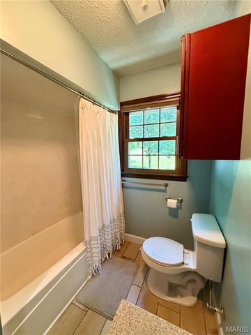 4 El Rancho Drive, Hannibal, MO 63401