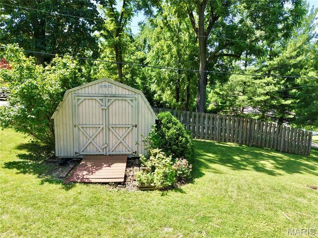 4 El Rancho Drive, Hannibal, MO 63401
