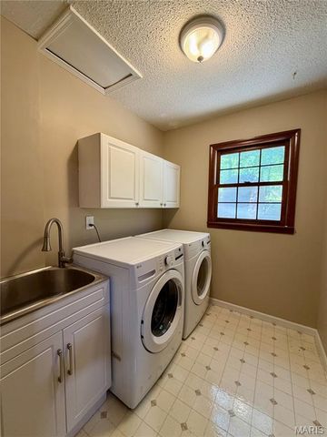 4 El Rancho Drive, Hannibal, MO 63401