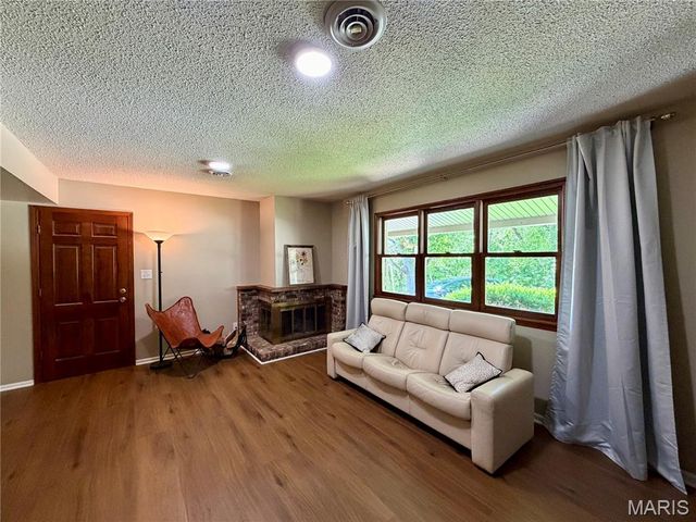 4 El Rancho Drive, Hannibal, MO 63401