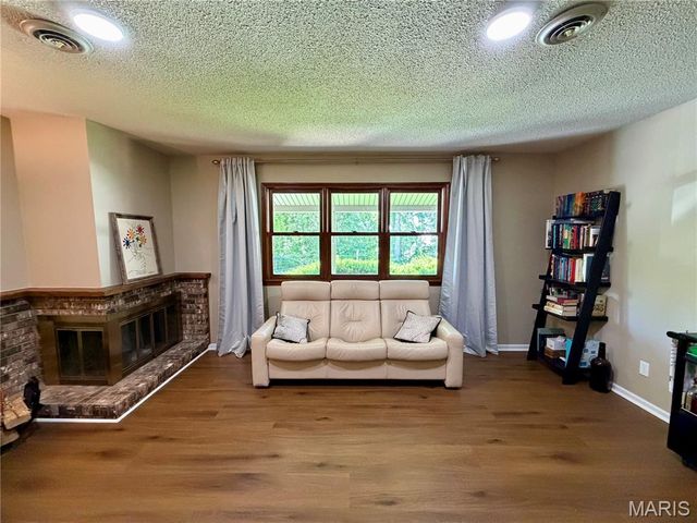 4 El Rancho Drive, Hannibal, MO 63401