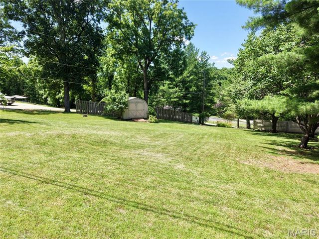 4 El Rancho Drive, Hannibal, MO 63401