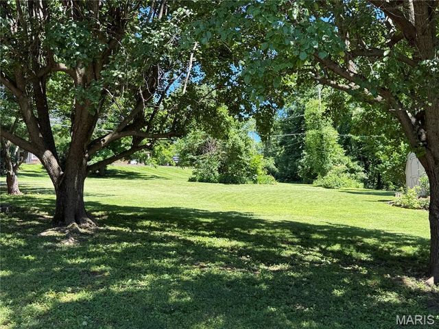 4 El Rancho Drive, Hannibal, MO 63401
