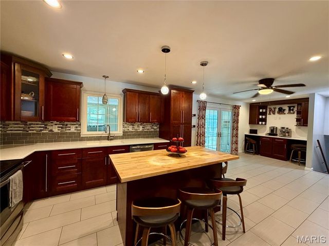 4 El Rancho Drive, Hannibal, MO 63401