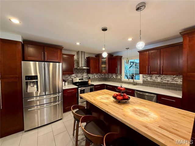 4 El Rancho Drive, Hannibal, MO 63401