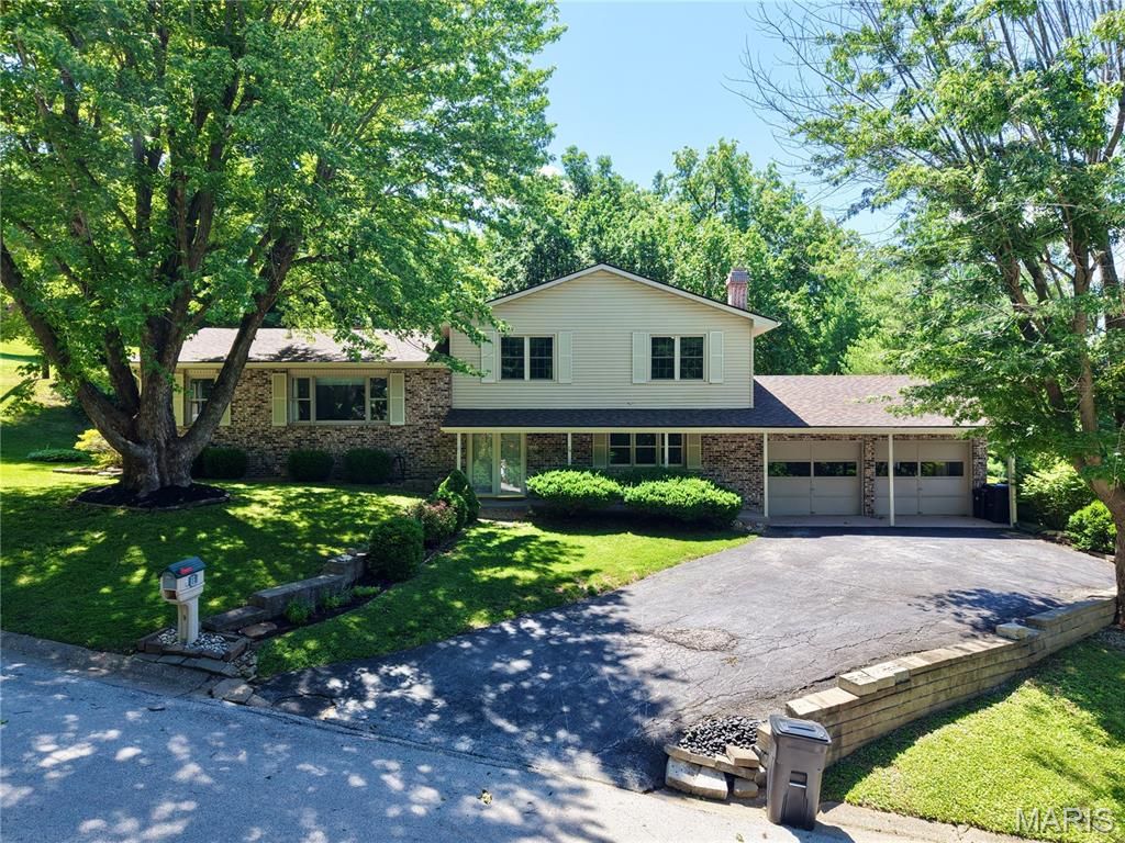 4 El Rancho Drive, Hannibal, MO 63401