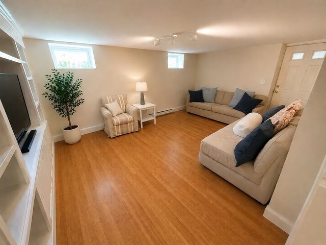 310 Concord Ave, Lexington, MA 02421