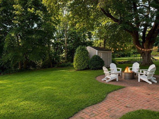 310 Concord Ave, Lexington, MA 02421