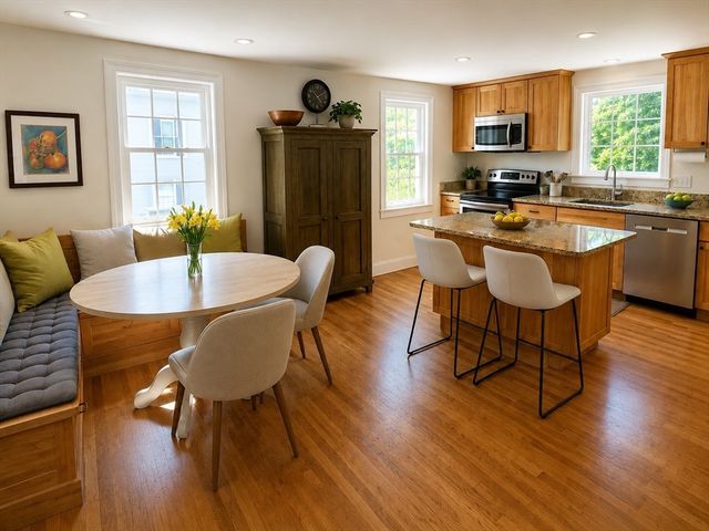 310 Concord Ave, Lexington, MA 02421