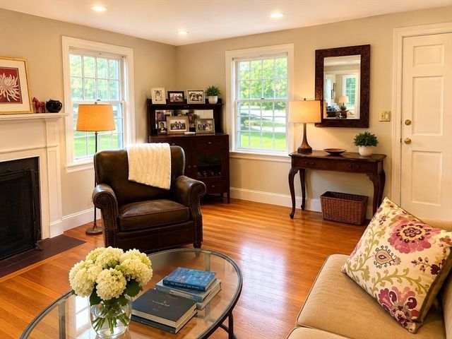 310 Concord Ave, Lexington, MA 02421