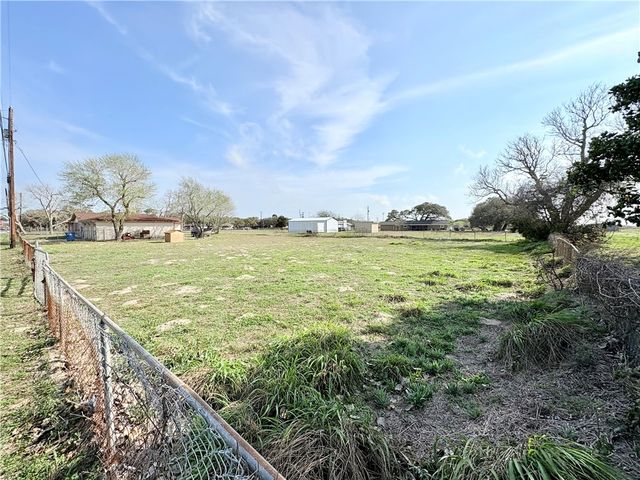 2609 W Highland Ave, Ingleside, TX 78362