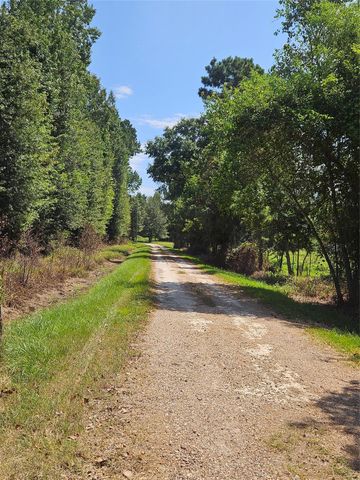 207 County Road 2210, Cleveland, TX 77327