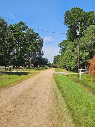 207 County Road 2210, Cleveland, TX 77327