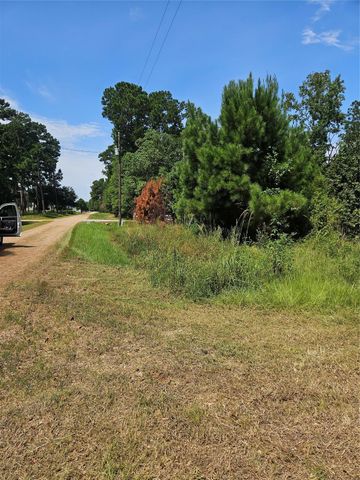 207 County Road 2210, Cleveland, TX 77327