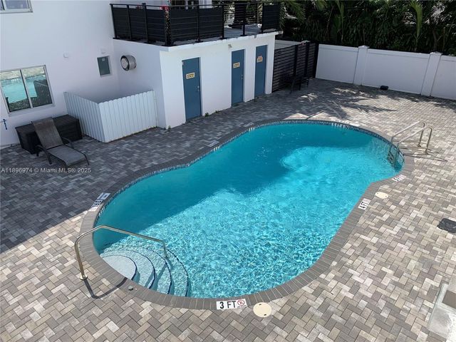 2412 NE 26th St 4, Fort Lauderdale, FL 33305