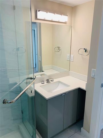 2412 NE 26th St 4, Fort Lauderdale, FL 33305