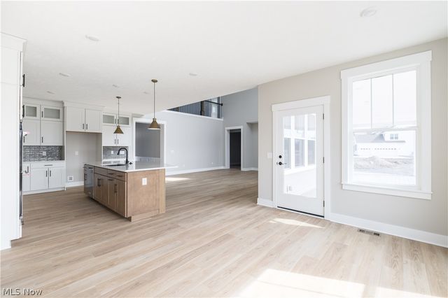 32610 Trillium Court, Avon Lake, OH 44012