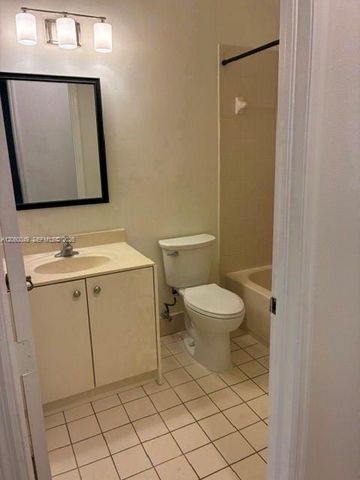 4219 NE 9th St, Homestead, FL 33033