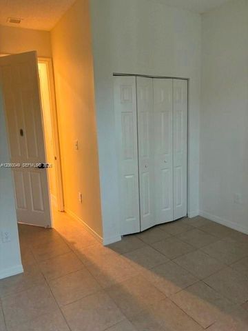 4219 NE 9th St, Homestead, FL 33033