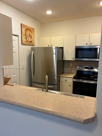 4219 NE 9th St, Homestead, FL 33033
