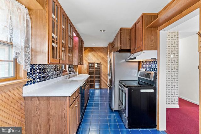 3614 CREST DR, Annandale, VA 22003