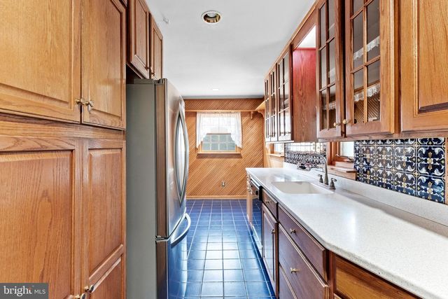 3614 CREST DR, Annandale, VA 22003