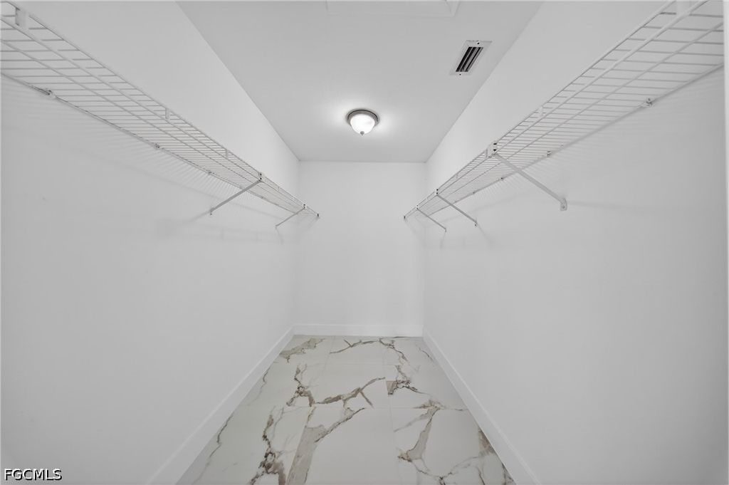 Image 10 of property listing at 1417 Everest PKWY E, Cape Coral, FL 33904