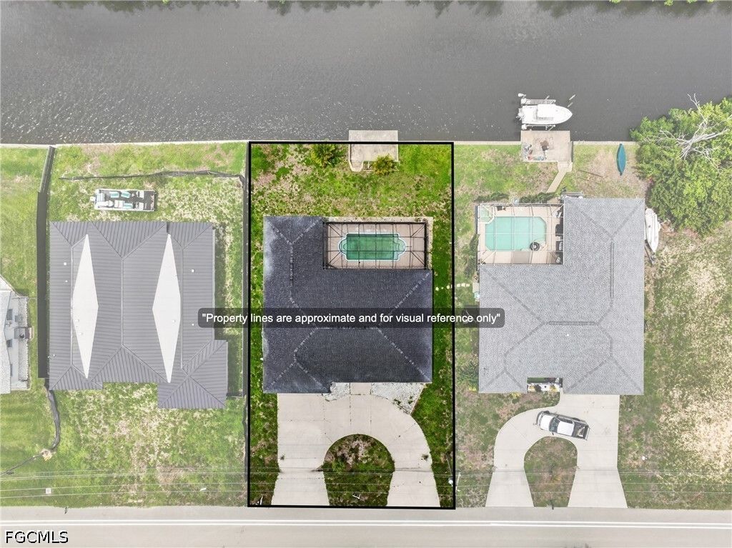 Image 2 of property listing at 1417 Everest PKWY E, Cape Coral, FL 33904