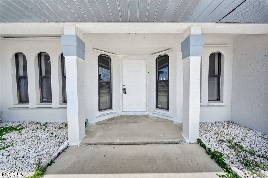 Image 20 of property listing at 1417 Everest PKWY E, Cape Coral, FL 33904