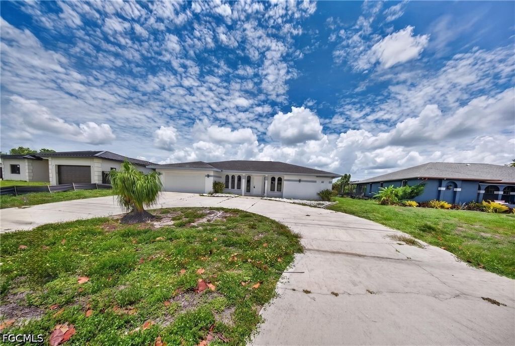 Image 21 of property listing at 1417 Everest PKWY E, Cape Coral, FL 33904