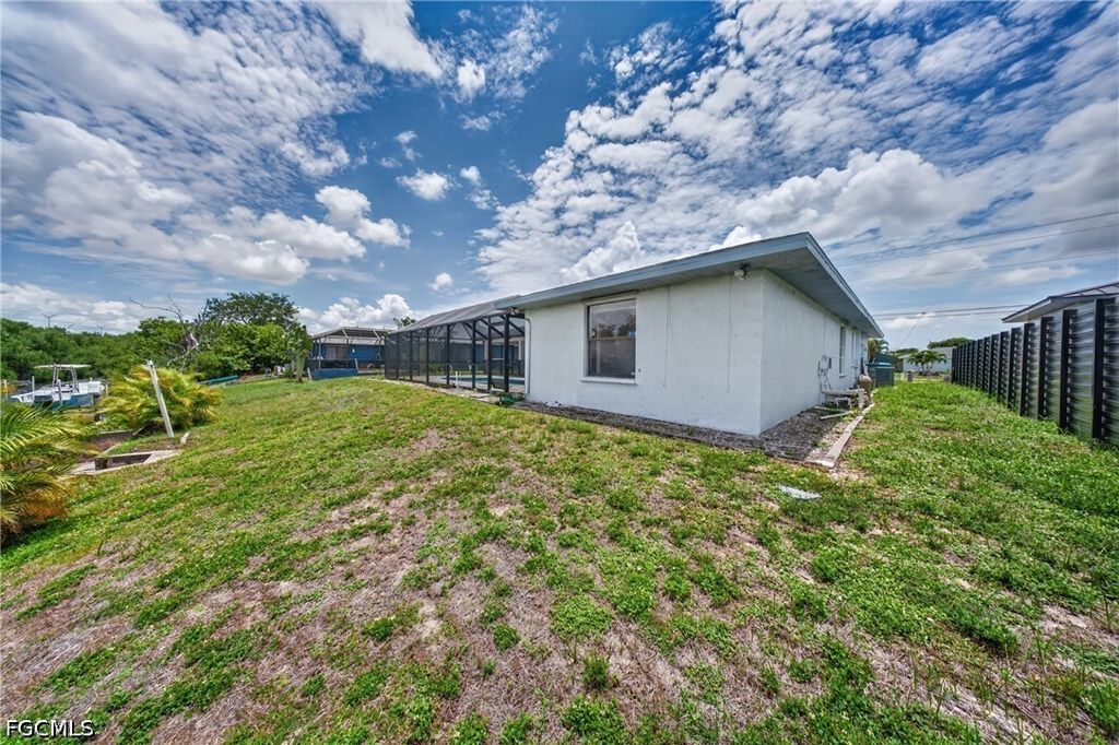 Image 23 of property listing at 1417 Everest PKWY E, Cape Coral, FL 33904