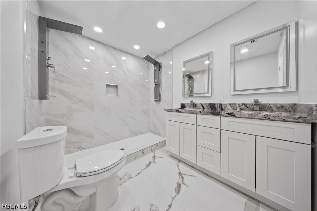 Image 7 of property listing at 1417 Everest PKWY E, Cape Coral, FL 33904