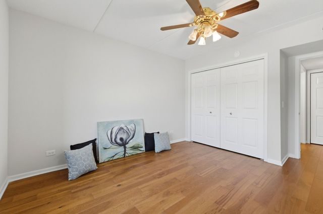 7011 W Touhy Avenue 205, Niles, IL 60714