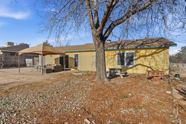 583 Stagecoach Road SE, Rio Rancho, NM 87124