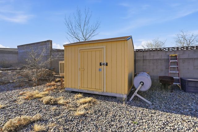 583 Stagecoach Road SE, Rio Rancho, NM 87124