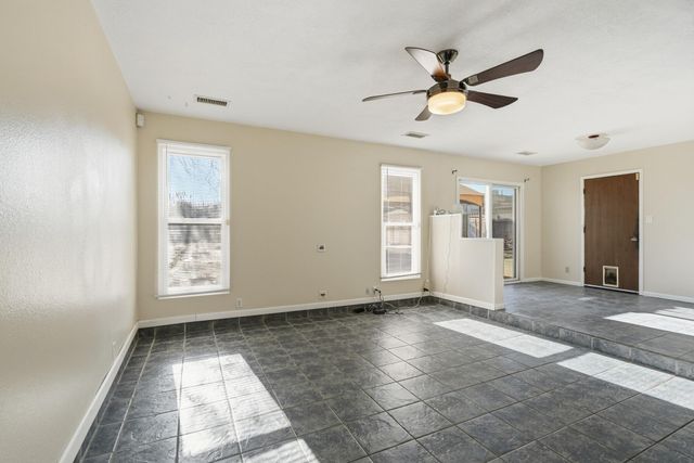 583 Stagecoach Road SE, Rio Rancho, NM 87124