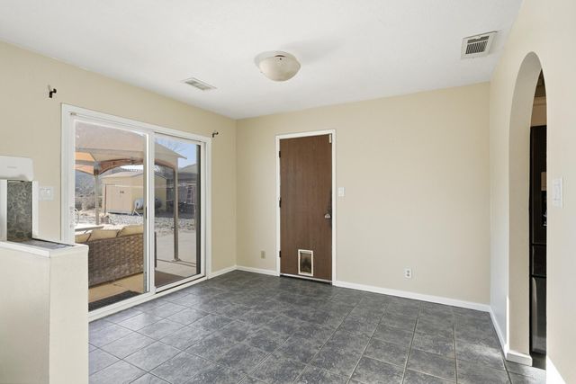 583 Stagecoach Road SE, Rio Rancho, NM 87124