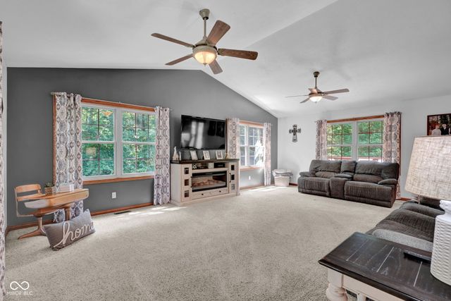 1265 S County Road 125 W, North Vernon, IN 47265