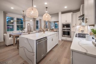 18 Errico Lane, Far Hills Boro, NJ 07931