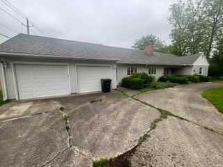 2500 W NORWOOD Drive, Muncie, IN 47304